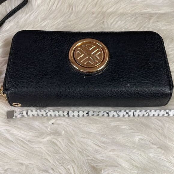 Ladies Black Clutch Wristlet , Zippered Pockets - Picture 2 of 7